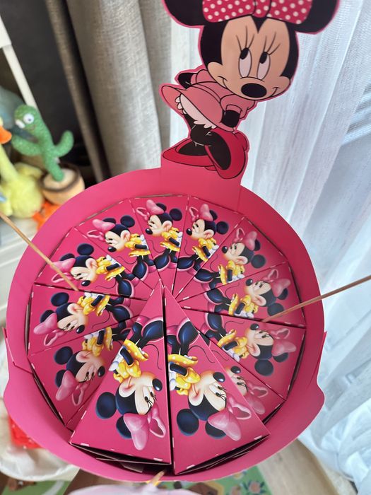 Картонени Торти за Рожден ден с играчка или лакомство