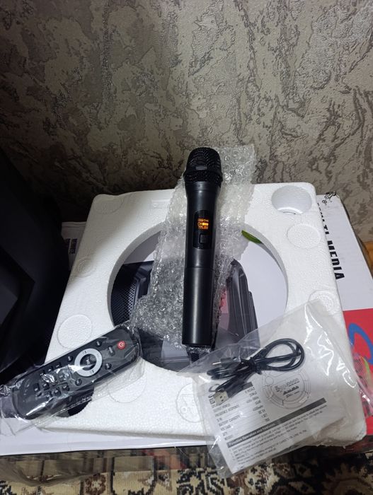 Mp3 Kolonka sotiladi.Yangi xali ishlatilmagan.