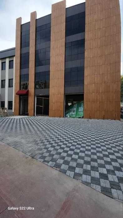 Сдаётся в аренду четырёх этажное здание.