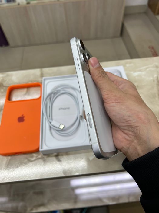 iPhone XR в корпусе iPhone 17 Pro