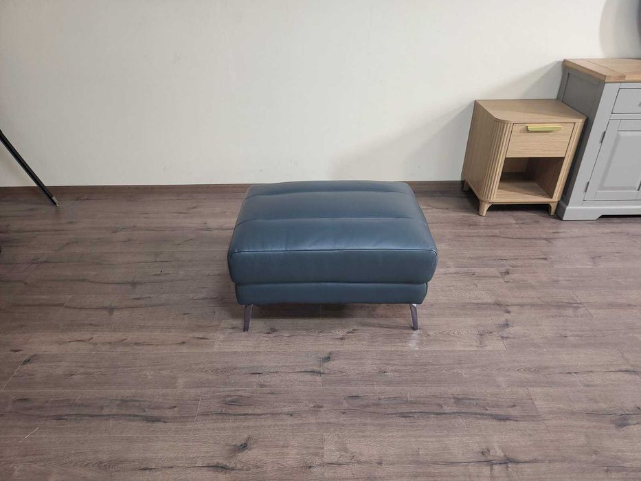 Тюркоазена кожена табуретка