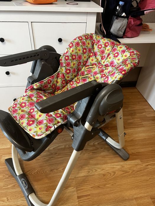 Стульчик для кормления  Chicco
