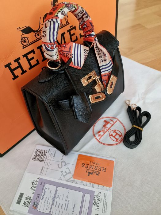 Geanta mini ,model Kelly, curea detasabila umăr, saculet, etichetă