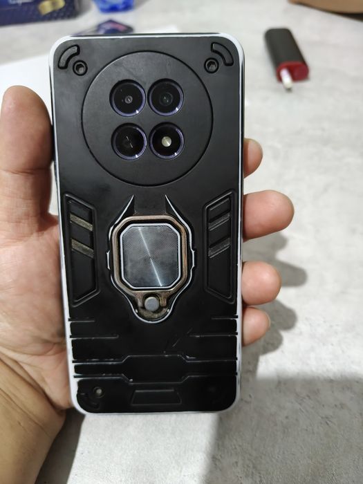 Продам смартфон Realme 12