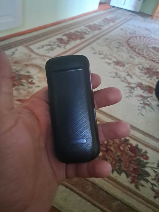 Продам простой телефон