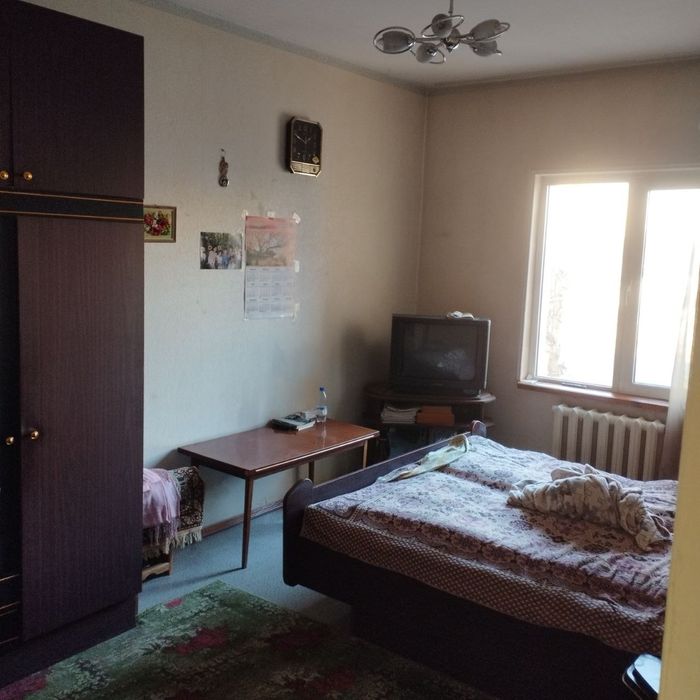 СЕРГЕЛИ 7 - продаю квартиру 4/3/9  рядом со школой 300.