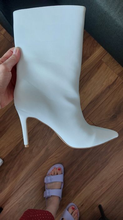 Бели ботуши от еко кожа