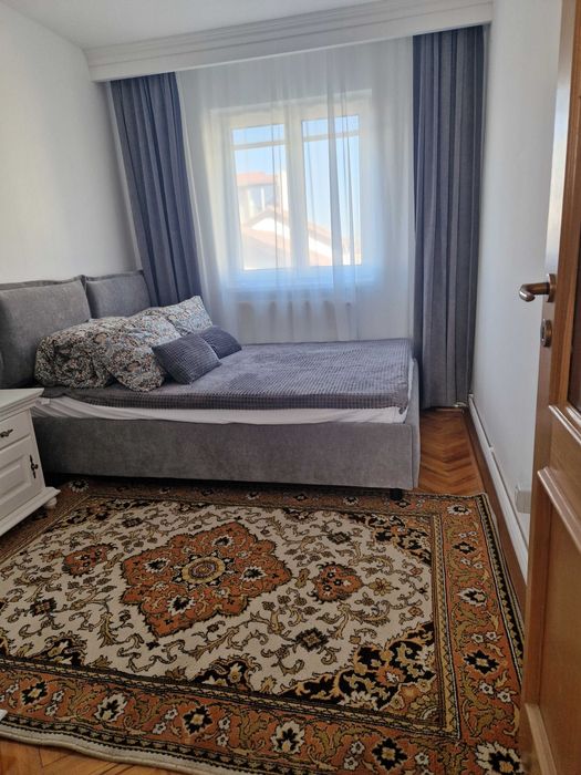 Proprietar, închiriez apartament cu 4 camere în Complexul Studențesc.