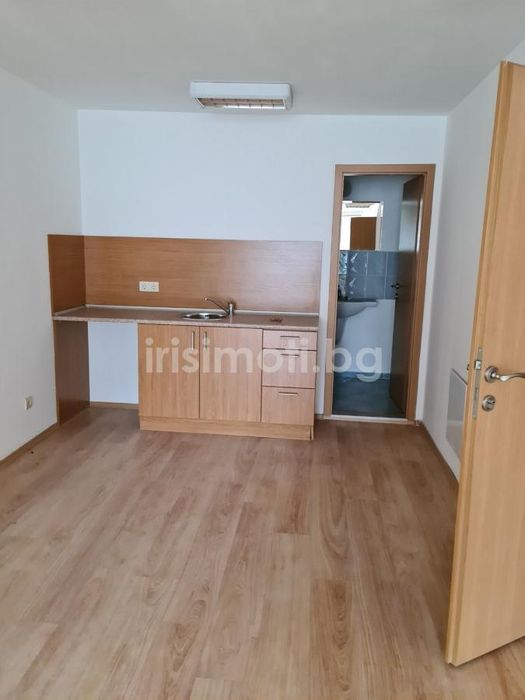 Дава се под наем Офис в София, Център - 62 кв.м за 372 € - Снимка #1