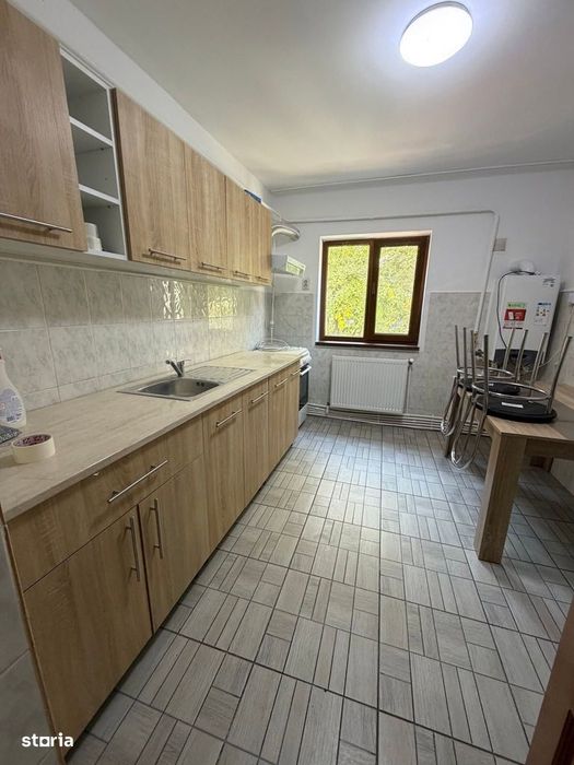De închiriat apartament 2 camere etaj 2 zona Progresu
