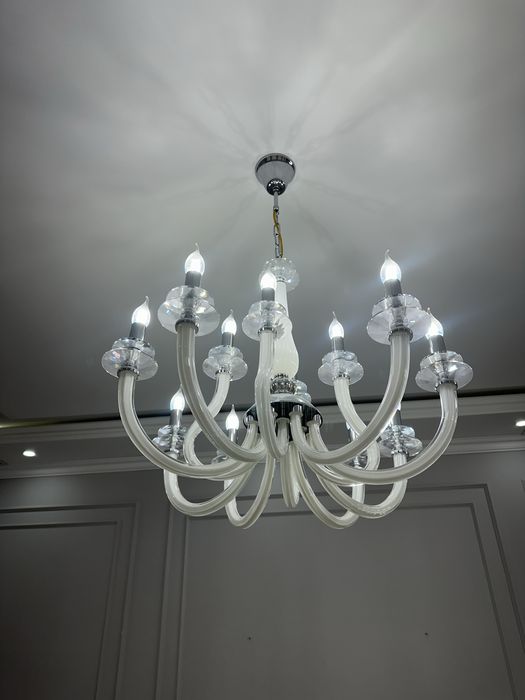 Продаються 2 люстры в комплекте