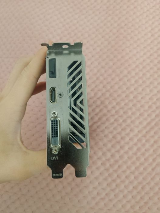 Продам видеокарту gtx 1050 от gigabyte