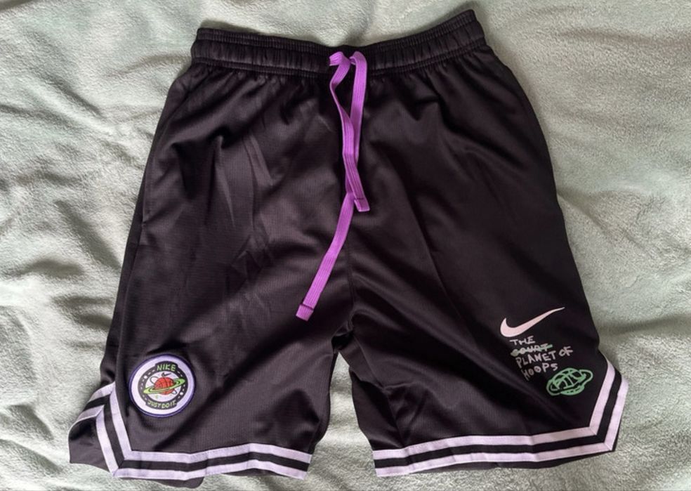 Pantaloni scurti nike noi