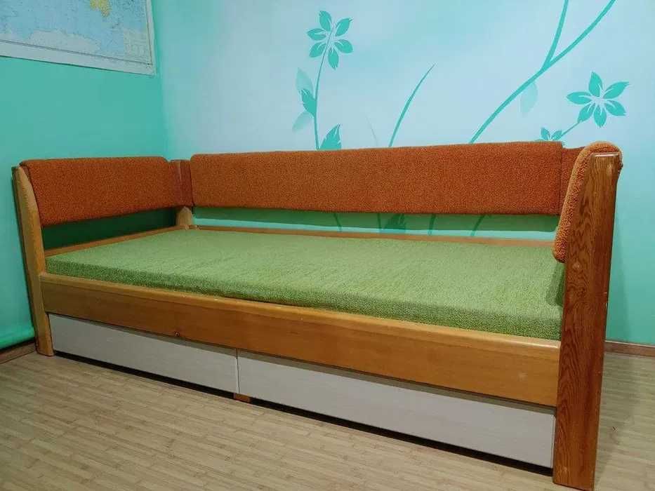 Продается новый диван-кровать, из дерева