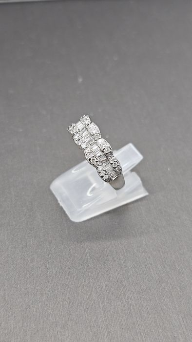 Златен пръстен 14К (585) с естествени Baguette & Brilliant Cut диаманти