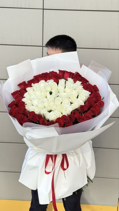 Цветы , Метровые розы с доставкой /самовывоз