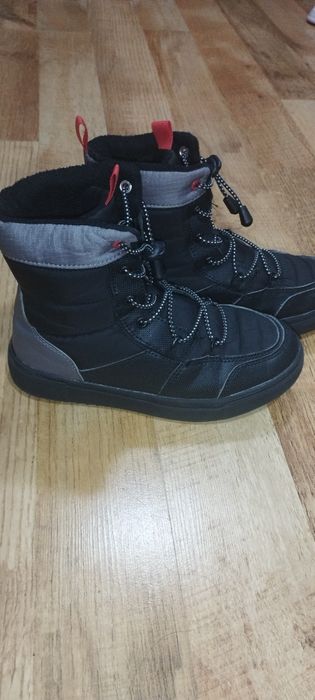 Топли боти Reserved