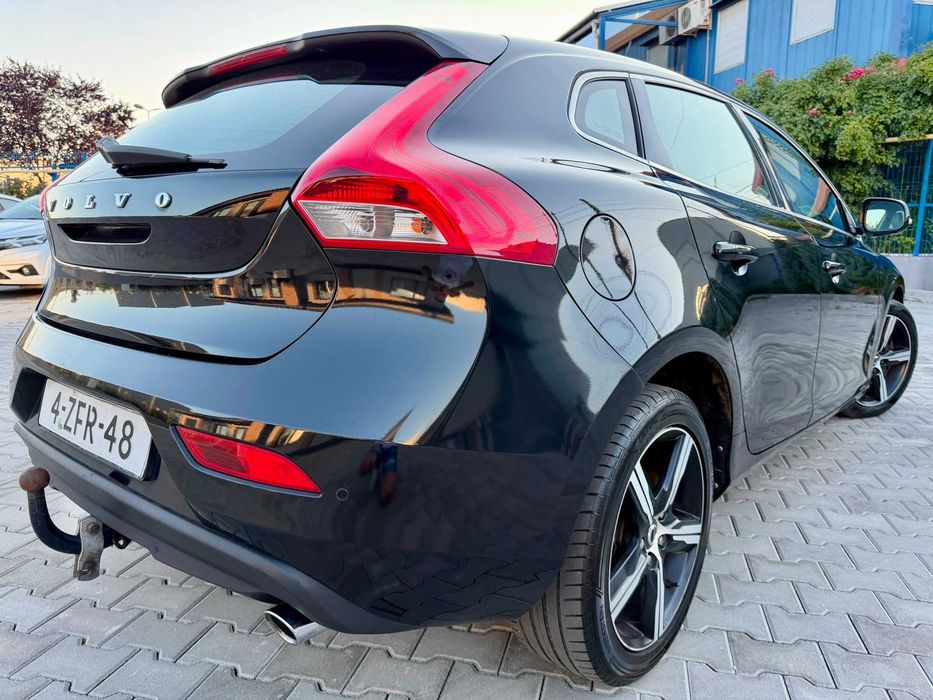 VOLVO V40 2015 — imagine 3