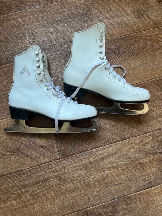 Продам коньки 39р