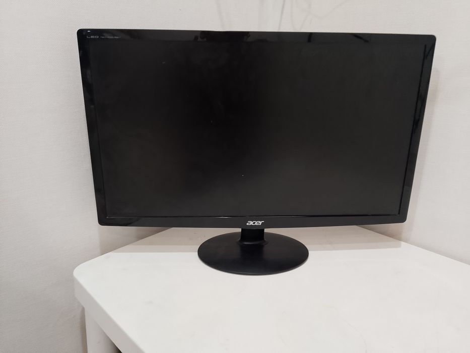Монитор от Acer Рабочий