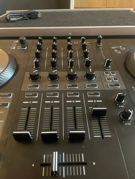 Vand Consola DJ TRAKTOR S3 MK3 ca Pioneer,Jbl,CDJ