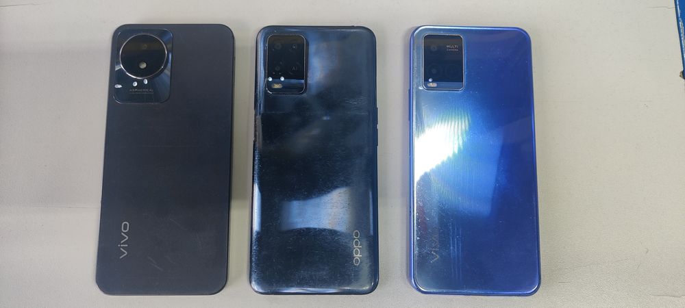 Продам телефоны по 20 тысяч.