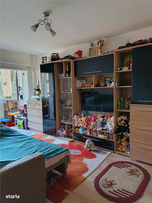 Girocului- centrala proprie- decomandat- etaj intermediar — fotografia 1