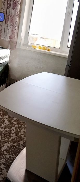 Продается.  стол