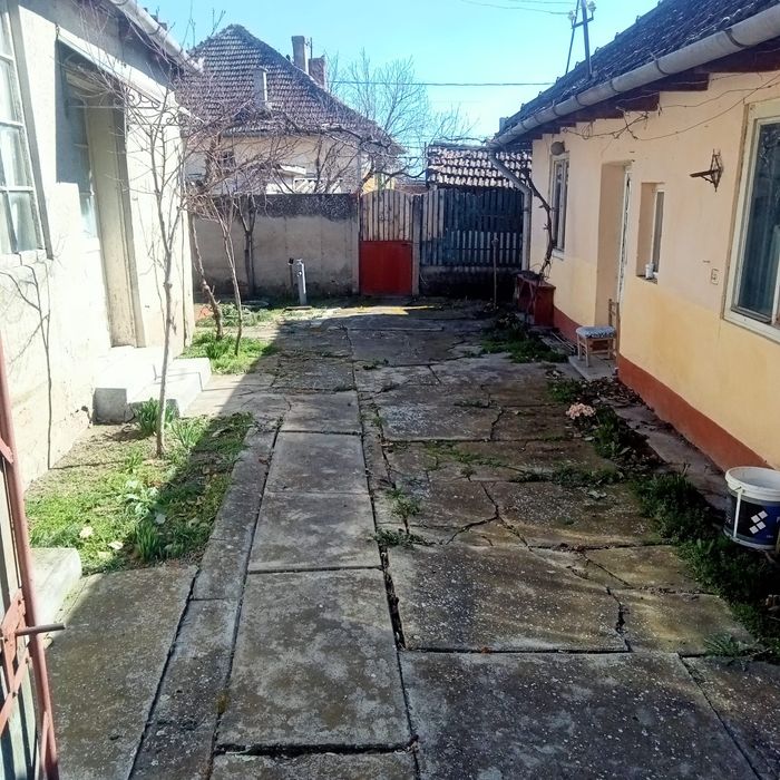 Casa de vânzare în Șimand sau schimb cu garsoniera