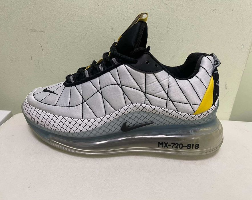 Нови дамски маратонки Nike Air Max 720  размер 37.5