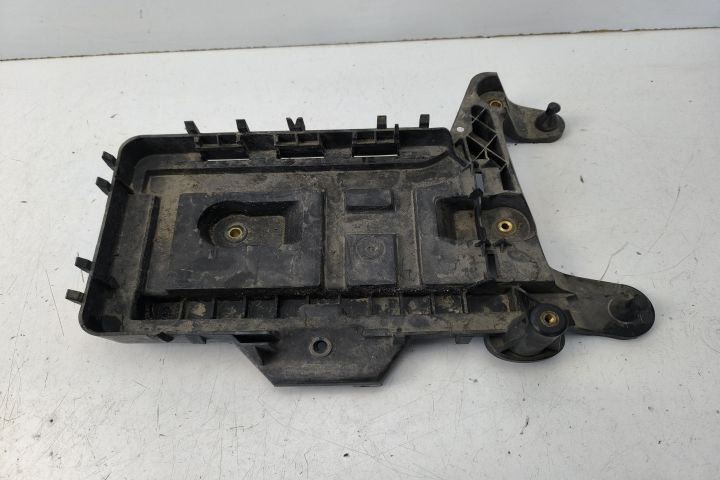 Suport acumulator 1K0915333 Seat Toledo a 3-a generatie - 5P