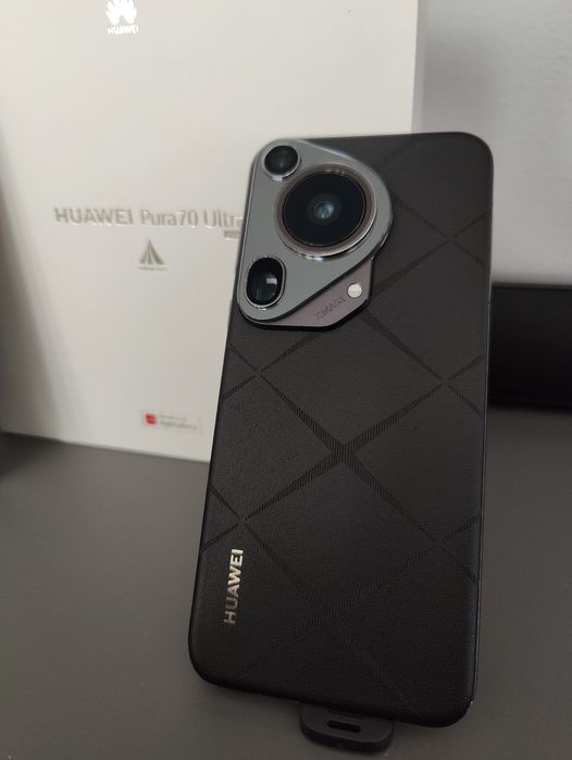 Vând Huawei Pura 70 Ultra, garanție încă un an.