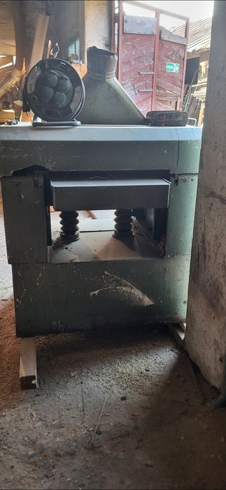 Masina de rindeluit in grosime lemn