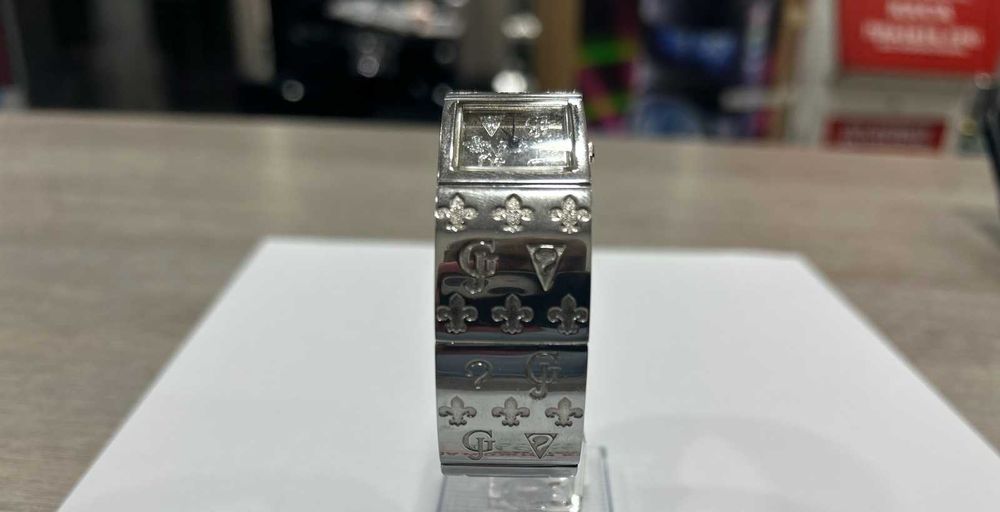 Дамски часовник GUESS