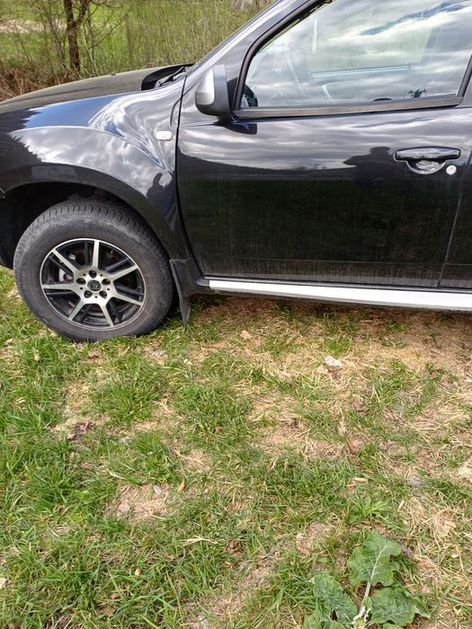 Vând Dacia Duster