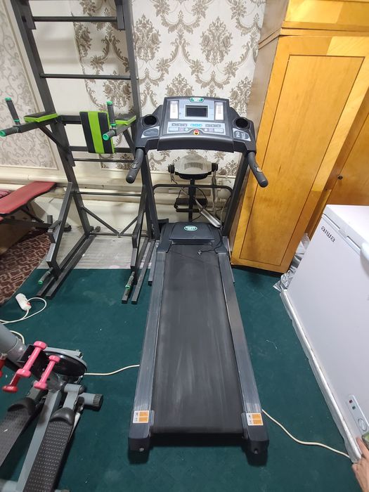 Sportivniy вещи беговой турник