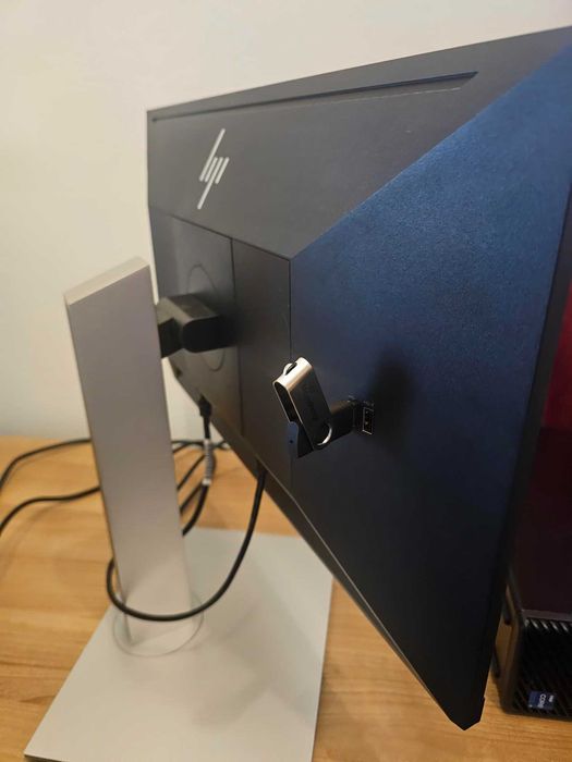 Sistem Dell Precision 3460 i7-13700 + monitor HP 23” + periferice – CA NOU (sau separat)
