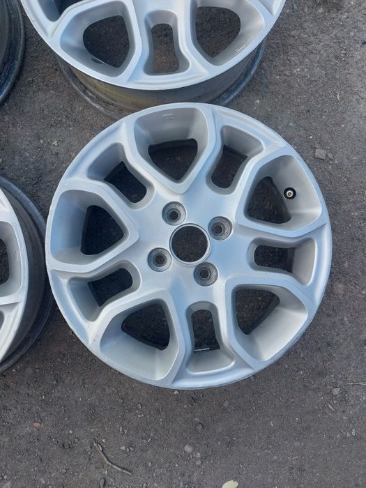4 диска R15 оригинал. На многие авто.