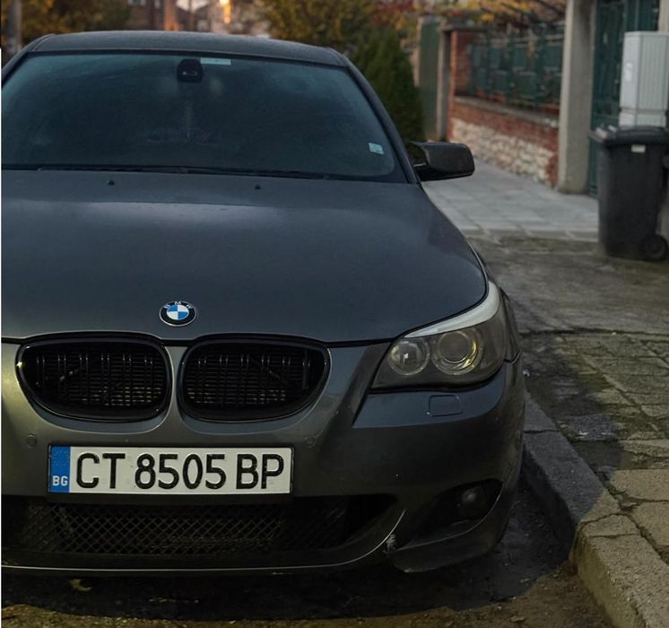 Двойни Бъбреци ( Решетки ) за BMW E60 / E61 – Черен Гланц