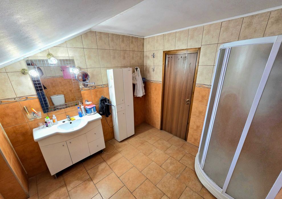 Casă spațioasă P+1+pod cu dublu acces – Str. Plevnei, Giurgiu