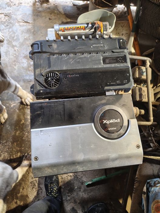 Усилвател Kenwood Sony Xplod и кондензатор Раптор 1 Фарад