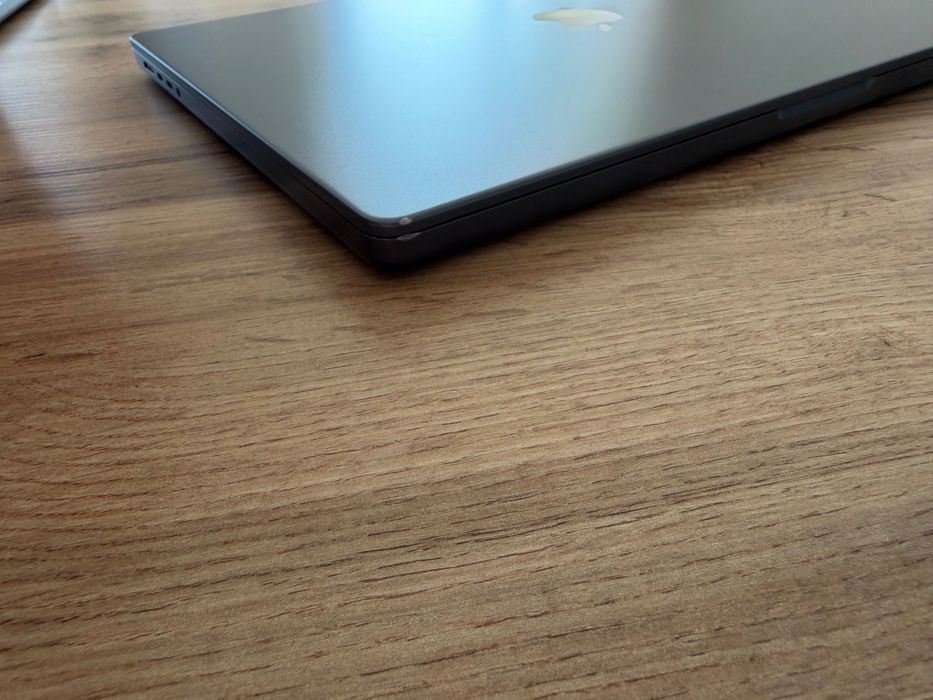 MacBook Pro 16" M4 PRO Chip 14-CPU/20-GPU/48GB RAM/512GB SSD