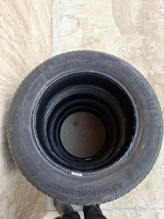 Свесезонни гуми 215 60 R 17