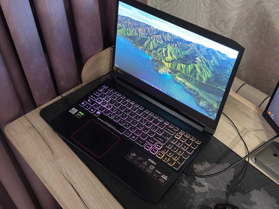 Noutbuk Acer Nitro 5 (Core i7, 32 GB RAM, 6 GB GPU)
