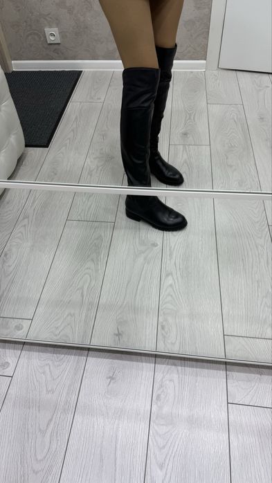 Продам зимние кожаные сапоги