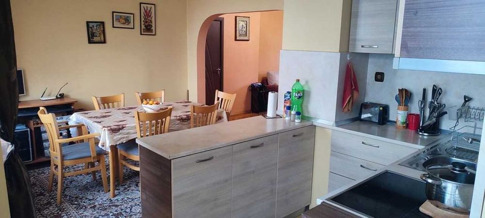 Продава се Тристаен апартамент в Пловдив, Кючук Париж - 98 кв.м за 1362 €/кв.м - Снимка #8
