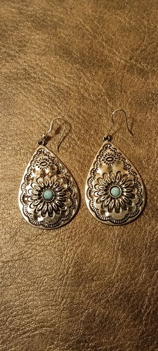 Vând lot cercei deosebiți