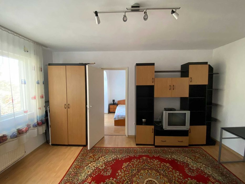Apartament de închiriat, aproape de Universitate și Centru