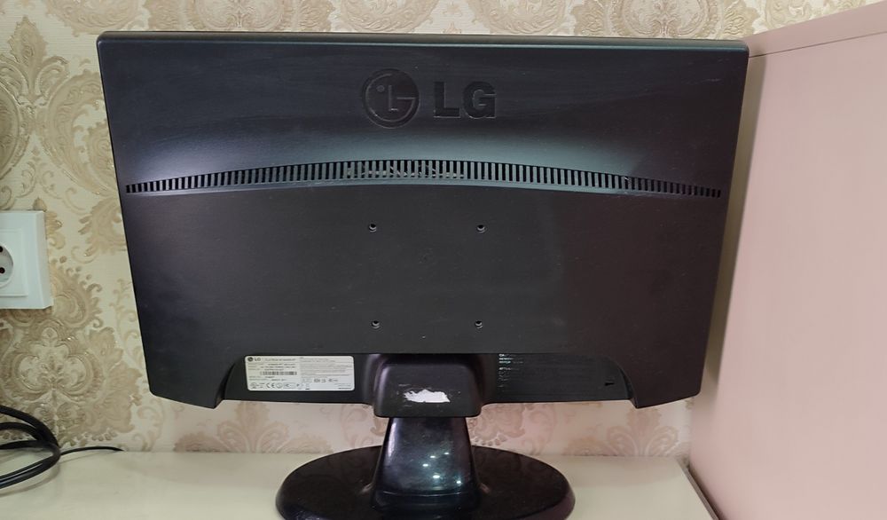 Продам монитор б/у