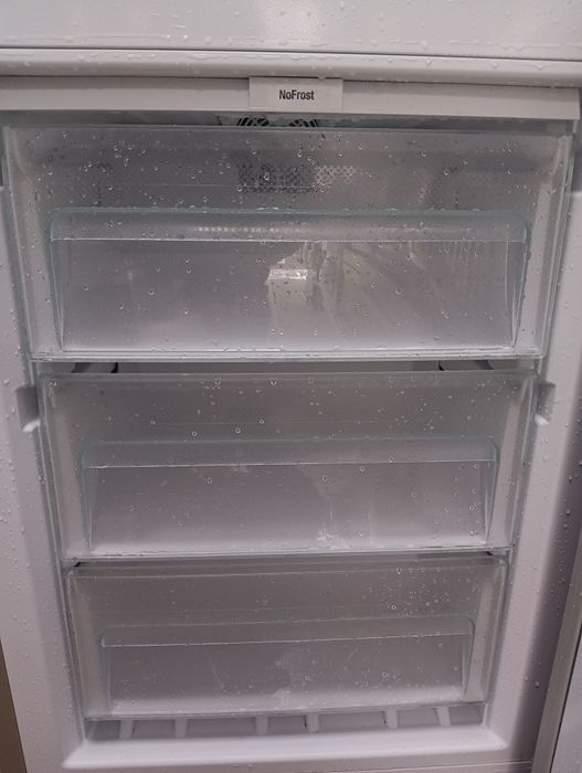 Иноксов комбиниран хладилник с фризер Liebherr с 2 години  ГАРАНЦИЯ!